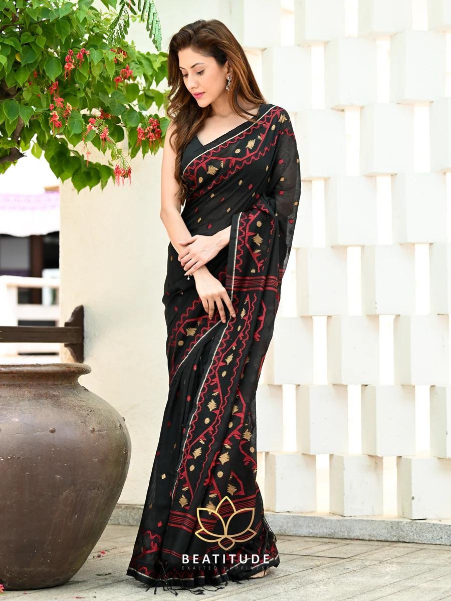 Raktakamal Woven Cotton Saree - Image 3