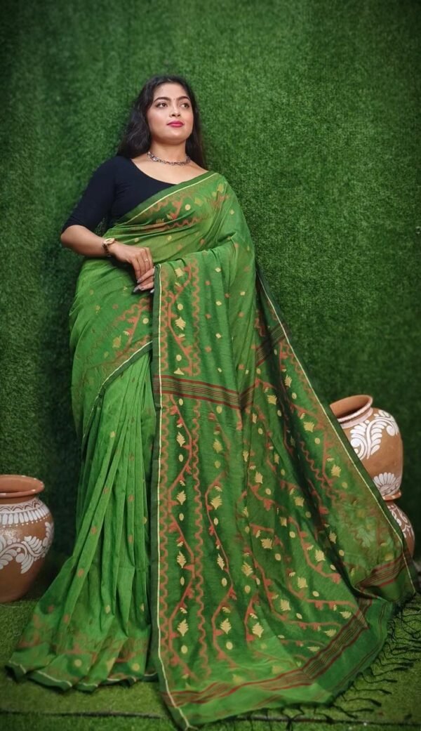 Vanmayuri Jamdani Saree - Image 25