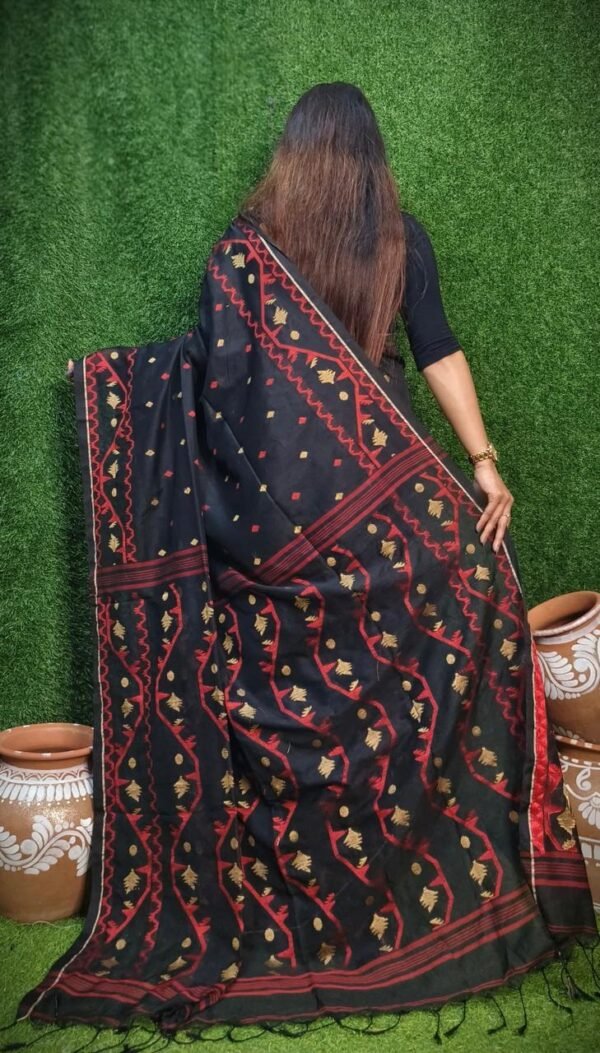 Vanmayuri Jamdani Saree - Image 5